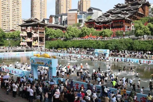游客住進文旅局局長家 暖心奇遇化解住宿難題