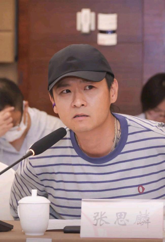 白百何首曬二胎兒子 溫馨露營照引關(guān)注