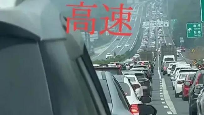 五一假期消費數(shù)據(jù)看點：國內(nèi)游表現(xiàn)較好,，一線城市電影消費慘淡 消費狂潮背后的秘密