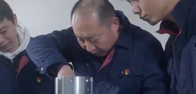 专家：中国钻地弹小体积多级随进