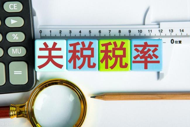 A股三大指數(shù)高開低走 軍工股爆發(fā) 多因素影響市場(chǎng)走勢(shì)
