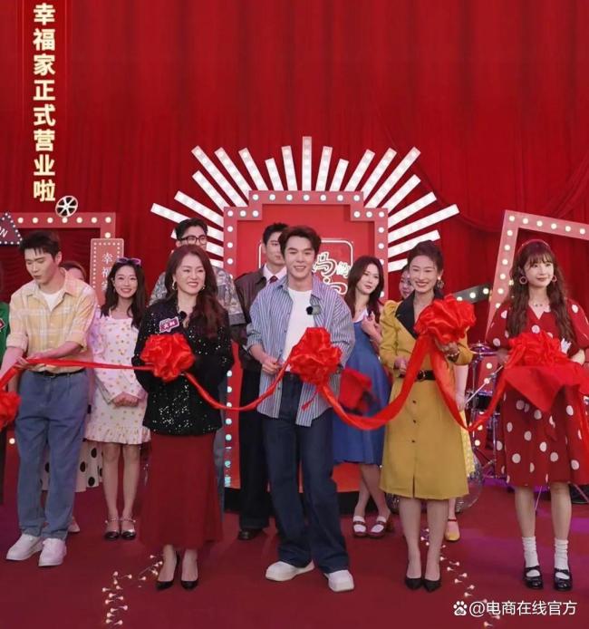 李佳琦妈妈直播带货 瞄准银发经济市场