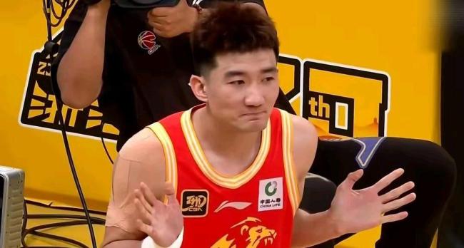 CBA总决赛：北京大胜1-0广厦 周琦两双胡金秋26 8孙铭徽15中2 北京北汽展现卫冕实力
