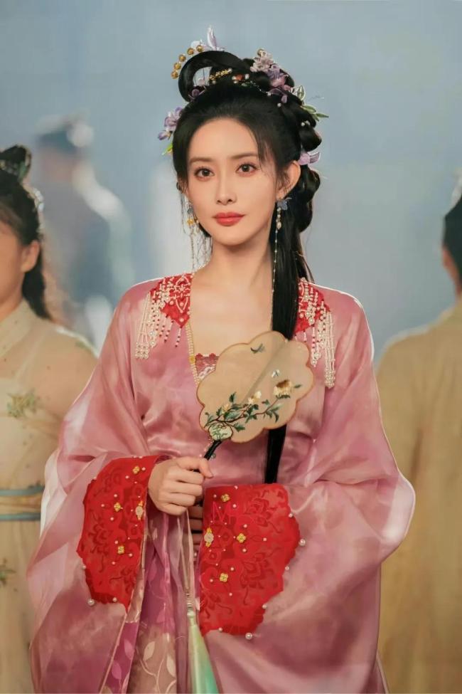 孟子義新劇《淮水竹亭》當(dāng)上加錢居士，這個(gè)江湖千金太懂打工人了,！