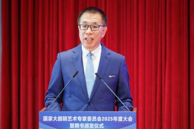 靳東又有新身份 加盟國(guó)家大劇院藝委會(huì)