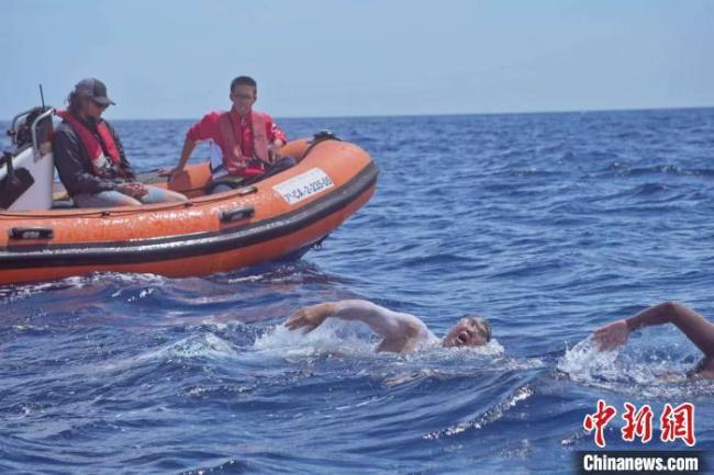 57歲泳將橫渡直布羅陀海峽
