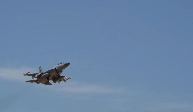 巴媒公布打擊印度空軍基地畫面 梟龍對(duì)峙陣風(fēng)