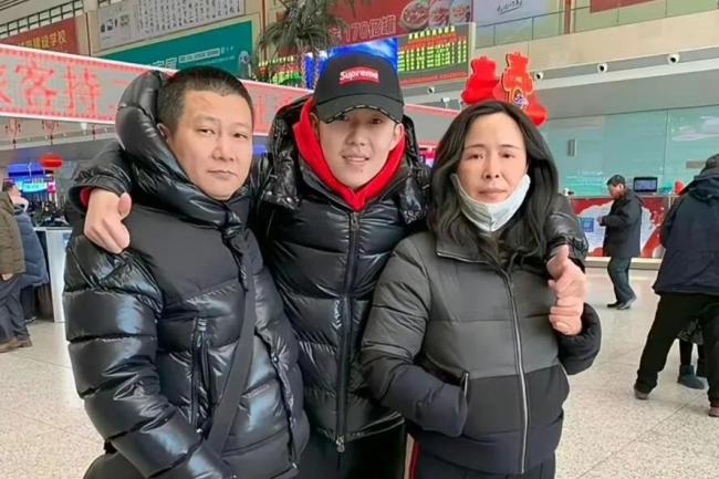 王楚欽母親節(jié)曬與媽媽合照 溫馨互動充滿愛意