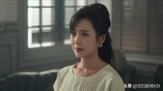 《獅城山?！穾团缮贍斕一ㄌ啵?/><p><br/></p><p>但是，山海幫不得不轉(zhuǎn)型,，不轉(zhuǎn)型的話早晚就被查爾斯除掉,，轉(zhuǎn)型還有一絲生機(jī)。</p><p>這也是為什么程恢讓劉振東離開山海幫的原因,，只要劉振東他們還在,，山海幫就不會消失。說白了,，劉振東等人就是山海幫的火種,，山海幫的希望。</p></article>
            </div>
            <!-- /qudao/etc/endpage/ep_pagetop.shtml Start -->
<div   id=