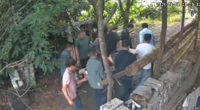 男子持刀砍殺鄰居致3死1重傷 案件二審未當庭宣判