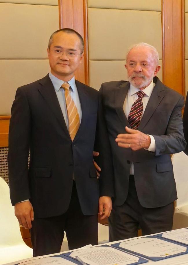 美團(tuán)簽署10億美元投資協(xié)議