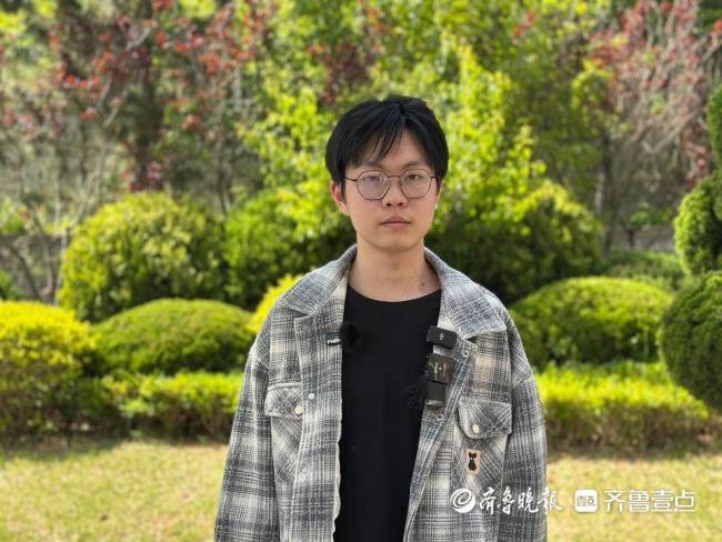 網(wǎng)友給缺考的姜昭鵬打滿分 生命至上的答卷