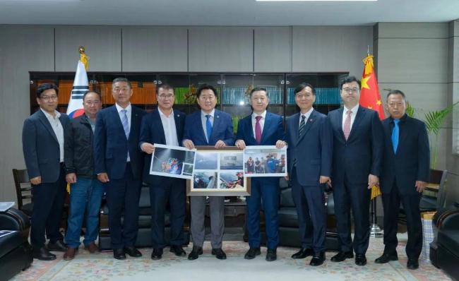 中國海警成功救助8名外籍遇險漁民 韓方向中方致謝