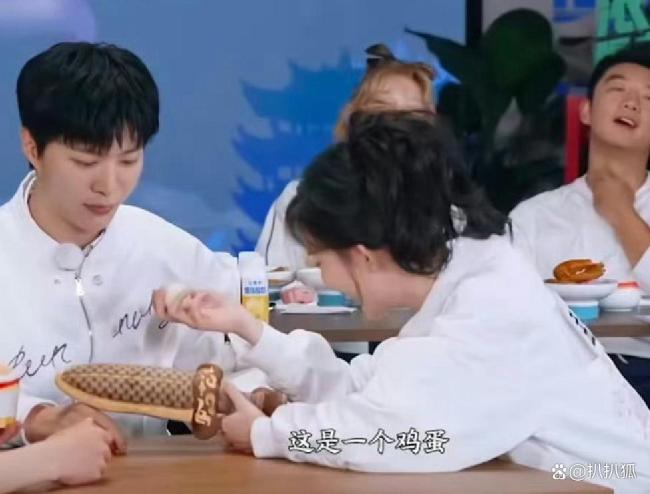 《奔跑吧》范丞丞玩游戏被逼疯了 综艺里的真实人性博弈