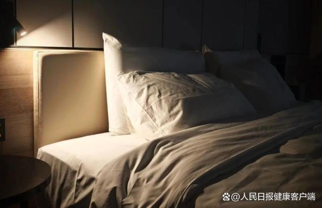 每天必須睡夠8小時,？錯,！研究發(fā)現(xiàn)：有些人睡4小時依然精力充沛