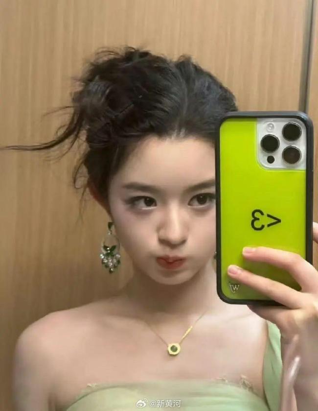 熱播劇女星戴230萬(wàn)耳環(huán)引質(zhì)疑 父親發(fā)文回應(yīng)：耳環(huán)非正品，積極配合調(diào)查