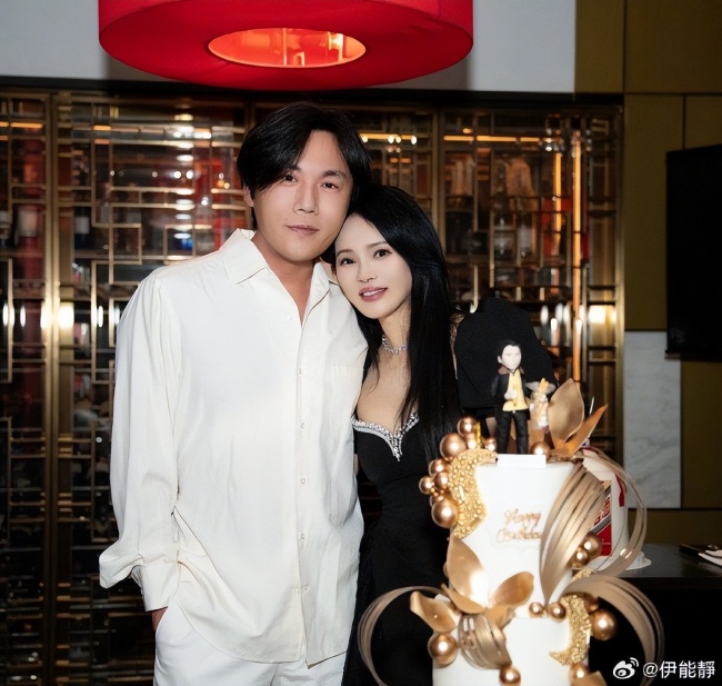 伊能靜為秦昊慶生否認(rèn)婚變 甜蜜恩愛(ài)破謠言
