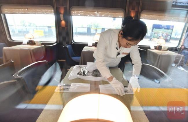 成都5.59萬元一張票的火車首發(fā) 開啟全景南北疆之旅