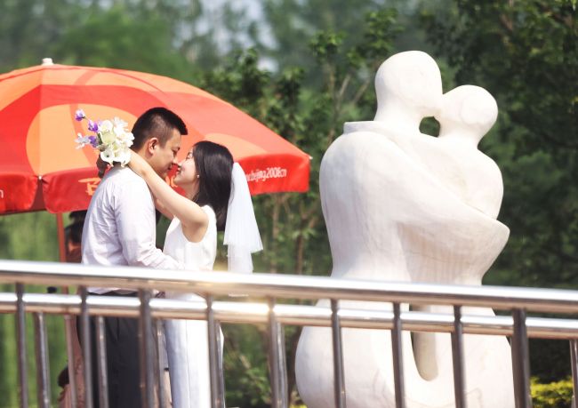 “520”北京迎婚登高峰 甜蜜愛(ài)情見(jiàn)證時(shí)刻