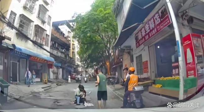 女孩被天降玻璃砸傷 將接受二次手術(shù) 禍從天上來