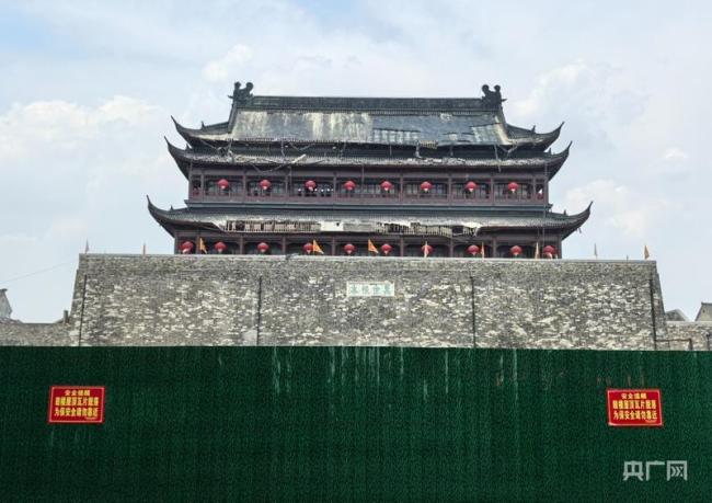 安徽鳳陽鼓樓四周已搭起圍擋