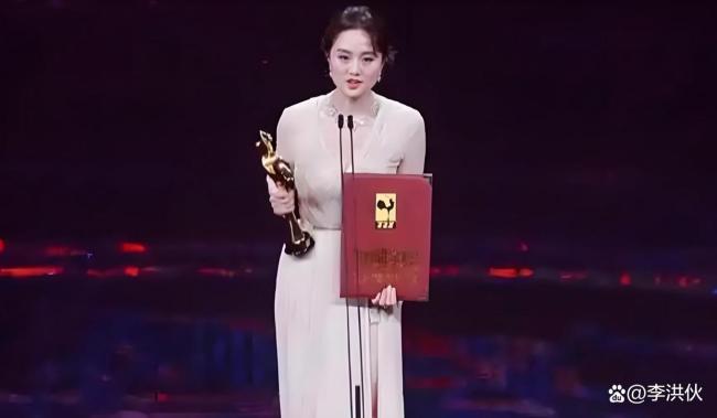 辛柏青曾為了朱媛媛放棄演《潛伏》,，背后原因讓人感動
