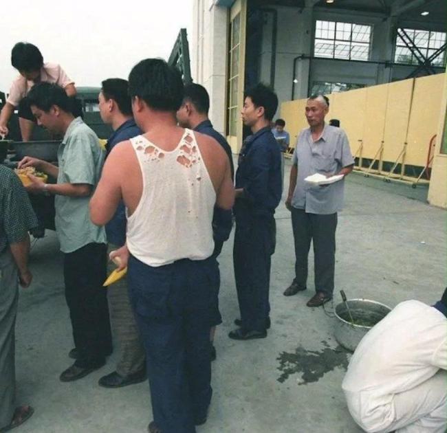 “争气机”歼-10的故事有多令人动容 从图纸到蓝天的传奇