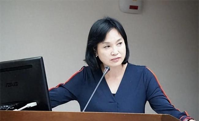 臺(tái)嚴(yán)重車禍致3死12傷