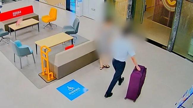 女子欲给男友快递500万现金 网络诈骗险得逞