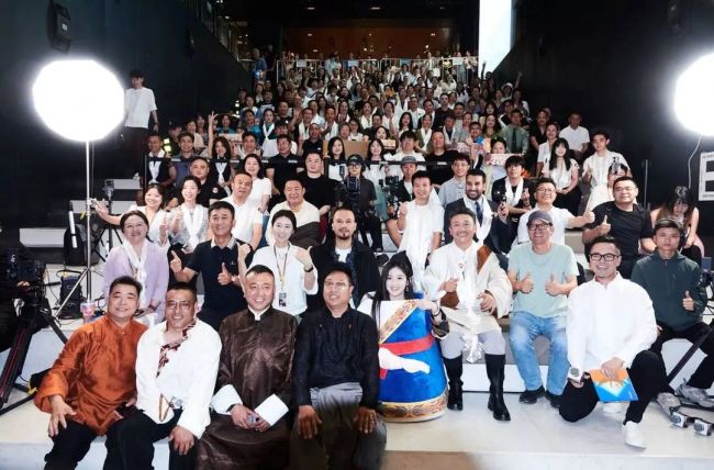容中爾甲間隔10年再推出專輯 《天唱》展現(xiàn)民族與世界融合