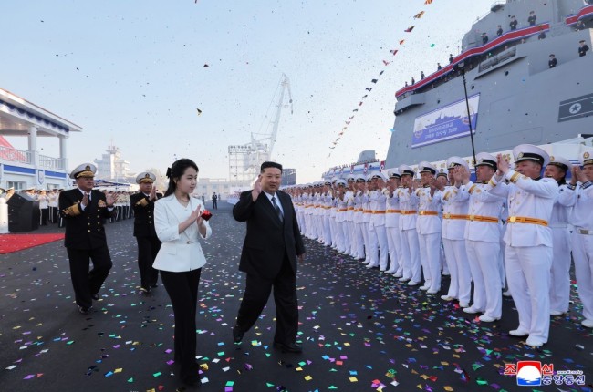 朝鮮為何大方承認驅(qū)逐艦下水事故 公開透明應(yīng)對關(guān)注