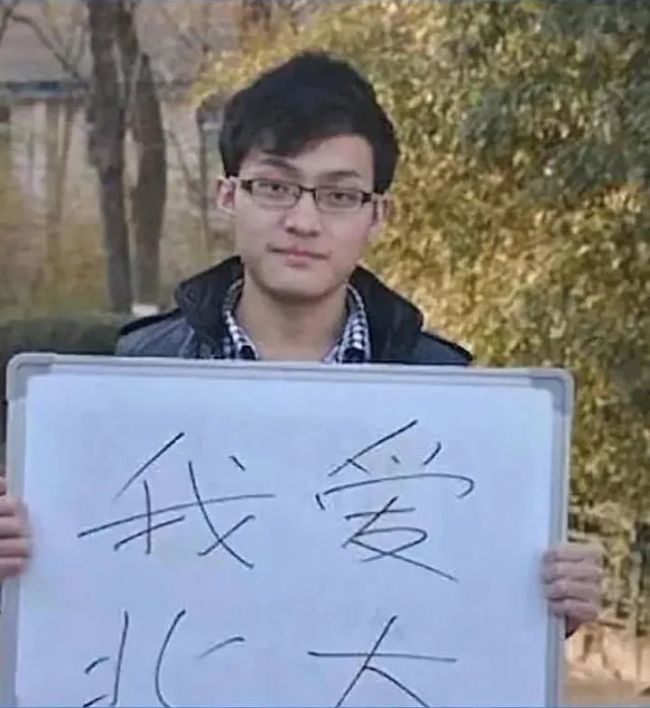跑到美国后，他狂砸1.4亿当上“特朗普榜一大哥” 投机分子的又一次豪赌