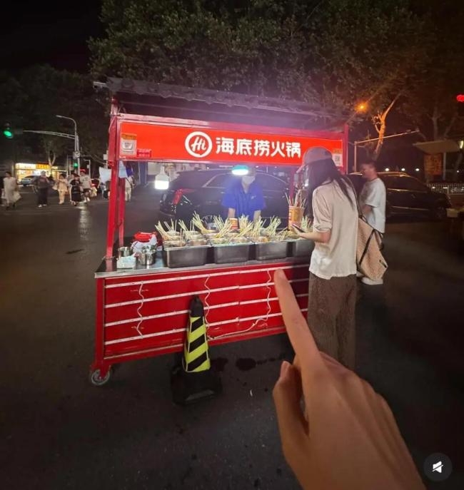 海底捞回应“摆路边摊” 夜市外摆引发热议-王楚钦雨果争冠 决战多哈世乒赛（学者高