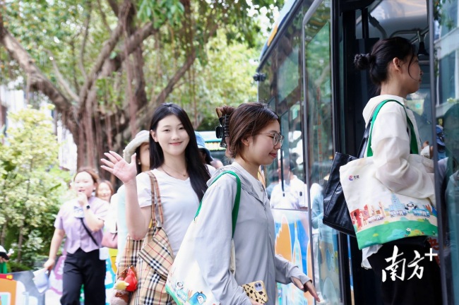 世界多地沉浸式過端午 國際友人共體驗(yàn)傳統(tǒng)文化
