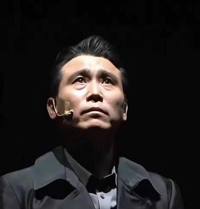朱媛媛去世第七天,，李乃文話劇結(jié)束發(fā)言悼念：今天是第7天,，媛媛走好！