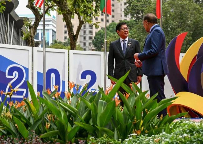 小马科斯为何主动呼吁解决南海问题 内外交困下的战略转向