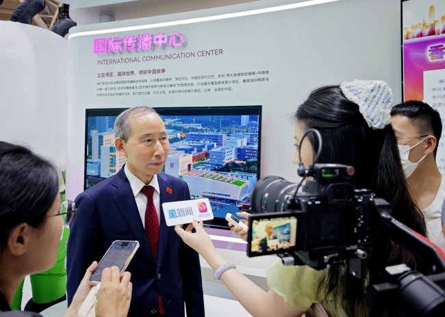 龍宇翔接受深圳衛(wèi)視采訪(fǎng)