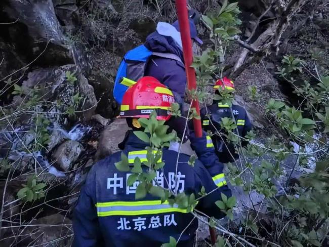 消防急救私登海陀山迷路男子