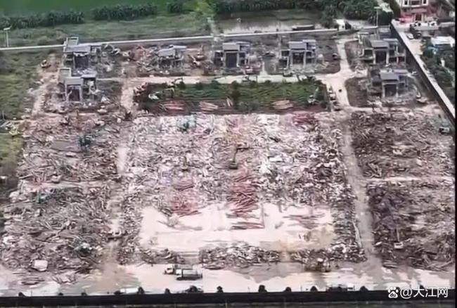 村民稱違建豪宅英之園已基本清拆完畢 深夜施工迅速推進