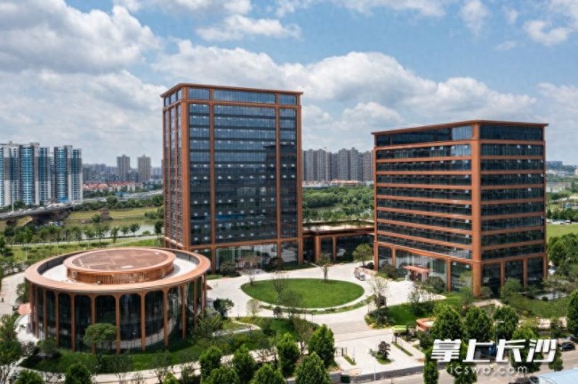 華為湖南總部大樓刷新馬欄山風(fēng)景線：已經(jīng)進(jìn)入內(nèi)部裝修階段