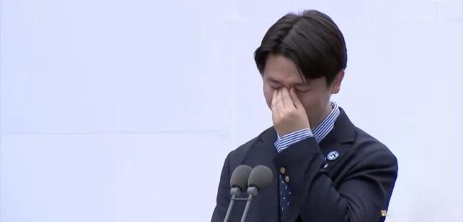 余華談劉楚昕獲獎“在場的人幾乎都哭了” 感人故事觸動人心