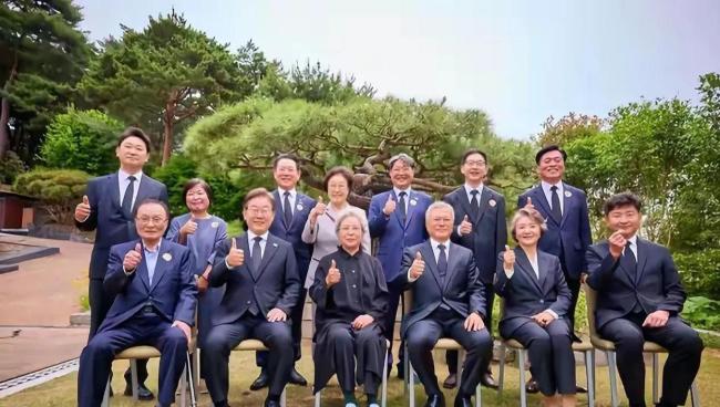 韩国总统大选有多魔幻 前任复仇者联盟现场