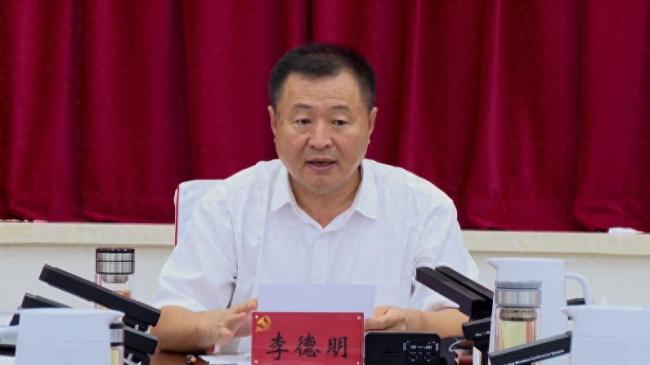 原縣委書(shū)記花上千萬(wàn)建10座公廁被查