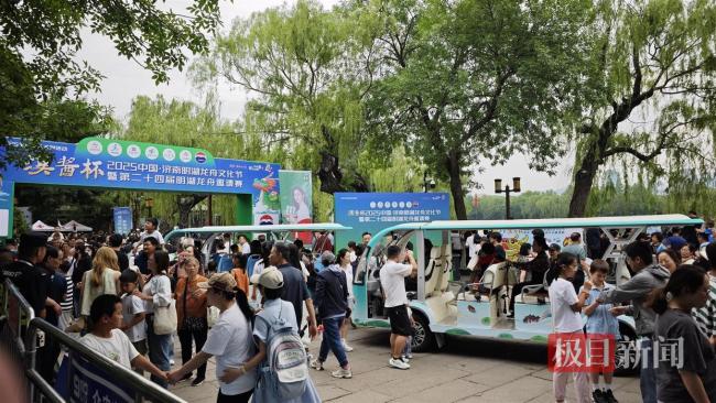 龍舟賽上劃最快的原來是救援隊 去年也是他們最快
