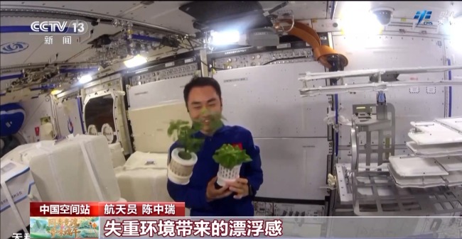 做實驗 搞鍛煉 神二十乘組的端午節很忙碌