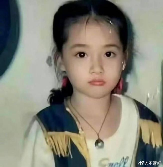 向佐六一曬女兒 網(wǎng)友：幸好顏值隨媽 父女溫馨互動(dòng)登熱搜