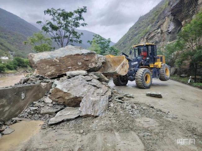 云南多路段受到強(qiáng)降雨影響