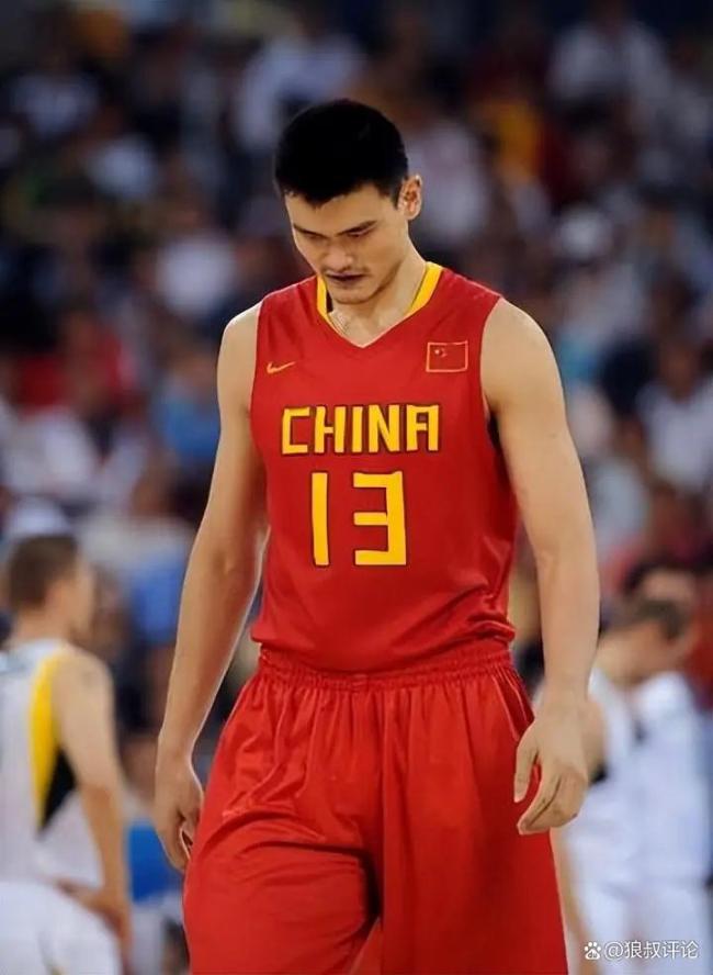 瘦了不少,！姚明進行恢復(fù)訓(xùn)練曝光 一臉笑容被調(diào)侃“亞洲杯復(fù)出”