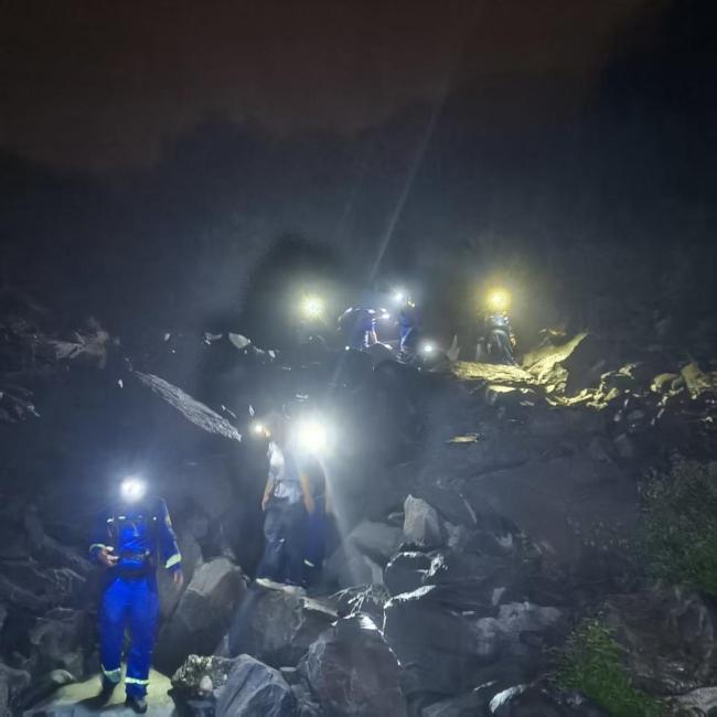 北京:男子端午節(jié)爬野山迷路,還執(zhí)意自己找路!27人冒雨搜山救援 最終成功救出