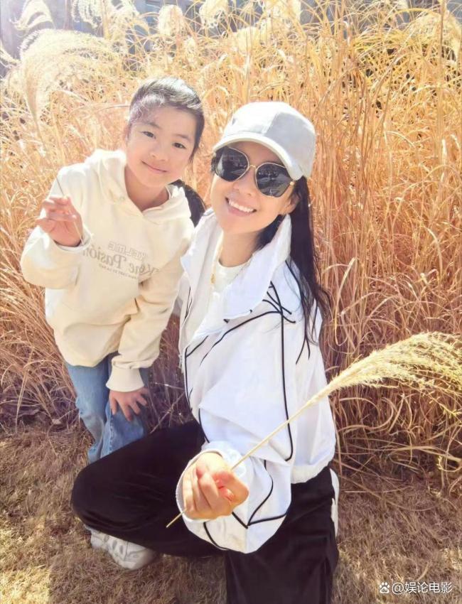 章子怡曬女兒兒子 母愛滿滿共度時(shí)光